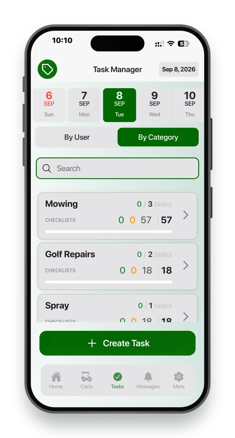 The crew app showing live cart and player positions on the course